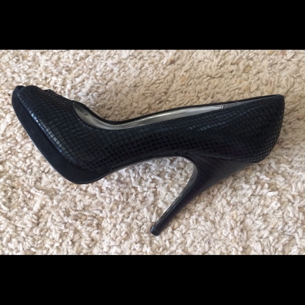 Calvin Klein peep toe heels - Picture 2 of 9